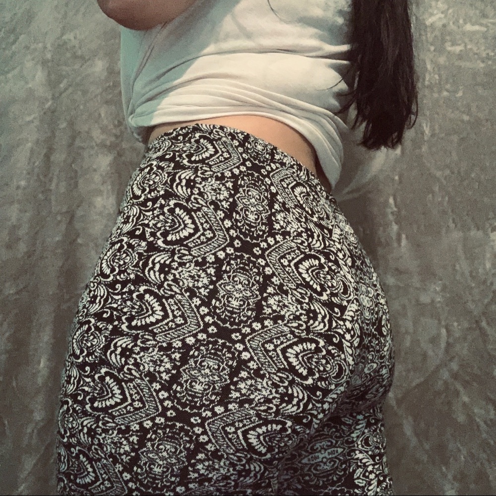 🌿 flare patterned pants